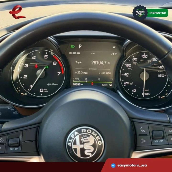 2019 Alfa Romeo Giulia - Image 13 of 19