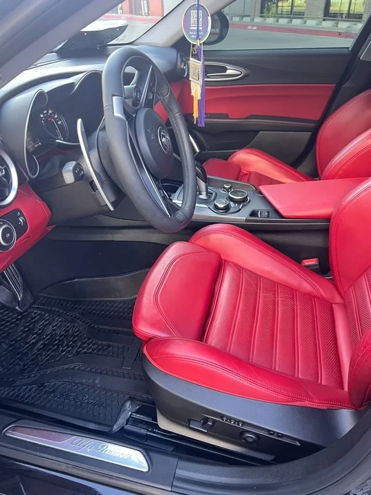 2019 Alfa Romeo Giulia - Image 2 of 8