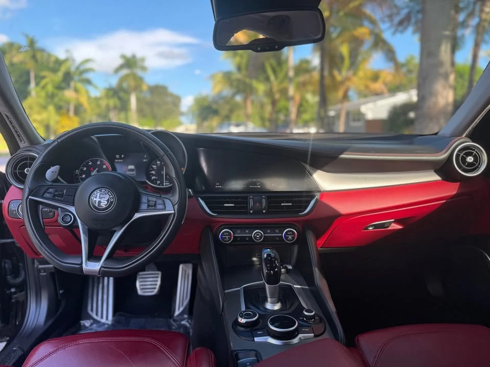2019 Alfa Romeo Giulia - Image 13 of 13