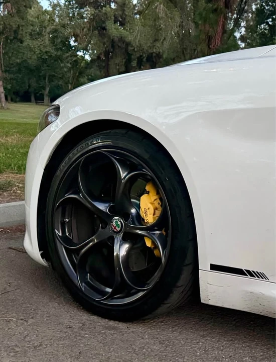 2019 Alfa Romeo Giulia - Image 7 of 9