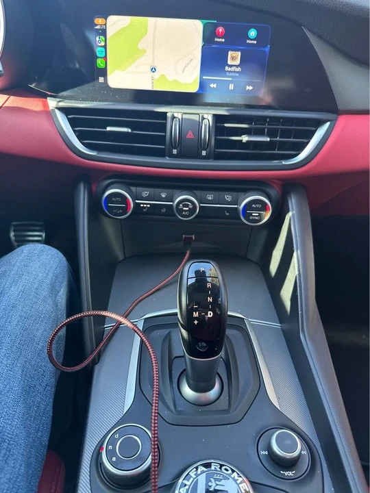 2019 Alfa Romeo Giulia - Image 11 of 19