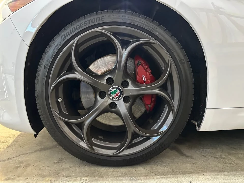 2019 Alfa Romeo Giulia - Image 9 of 19