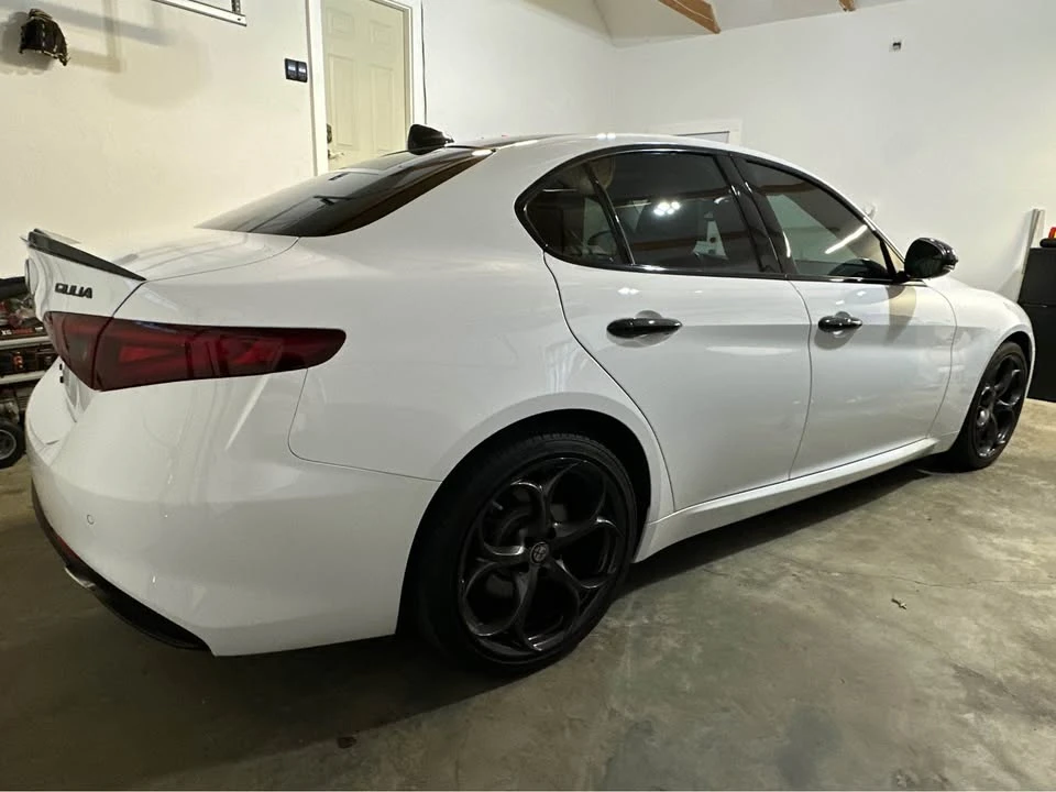 2019 Alfa Romeo Giulia - Image 17 of 19