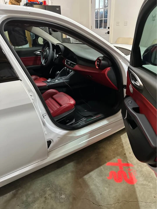 2019 Alfa Romeo Giulia - Image 15 of 19