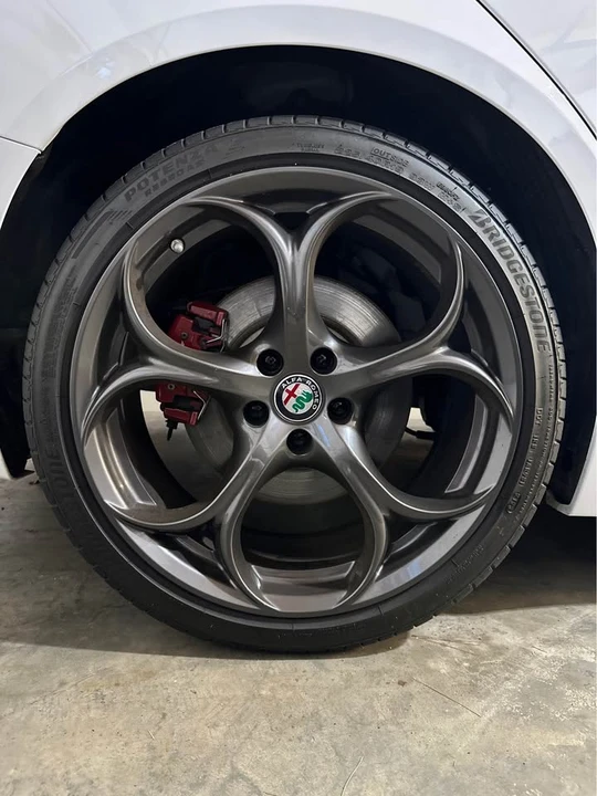 2019 Alfa Romeo Giulia - Image 8 of 19