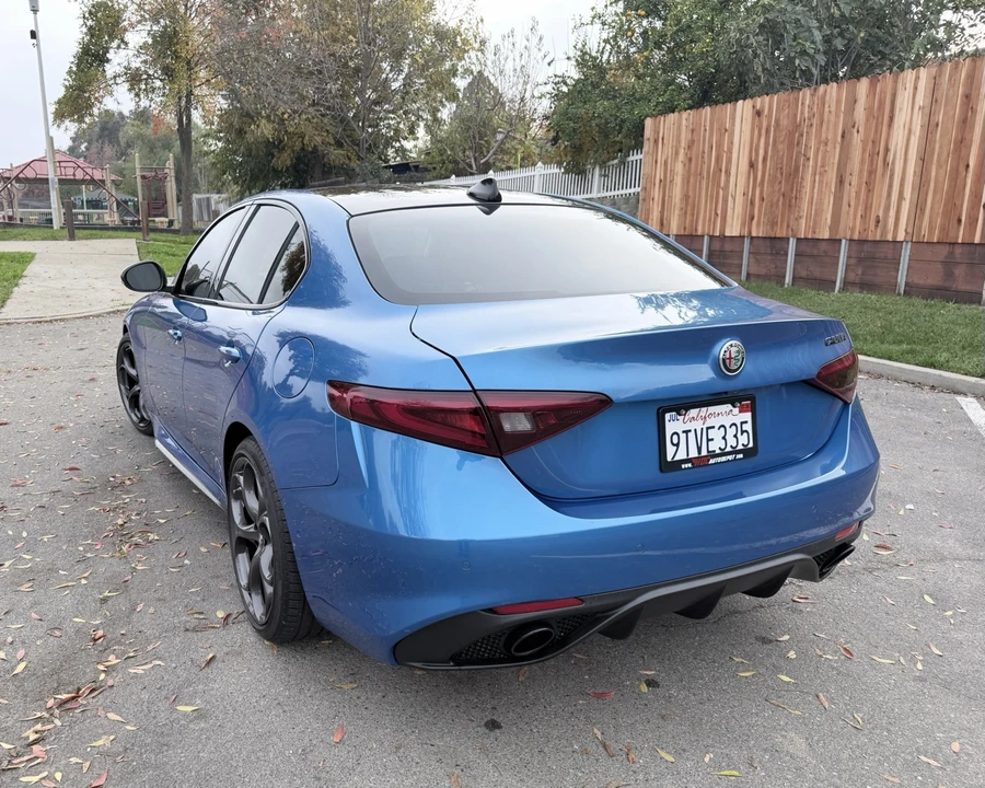 2019 Alfa Romeo Giulia - Image 7 of 24