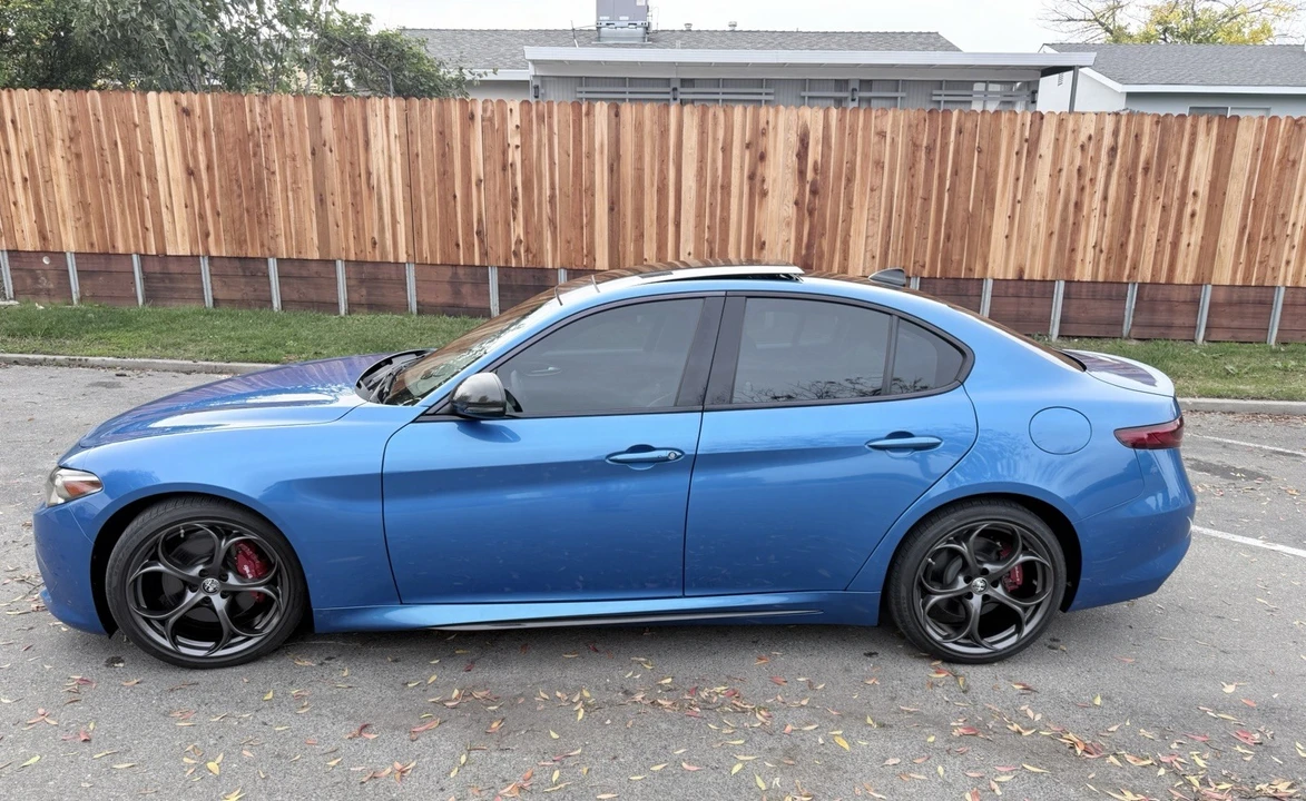 2019 Alfa Romeo Giulia - Image 12 of 24