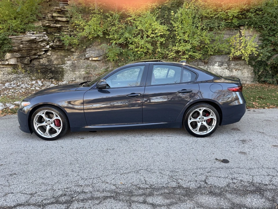 2019 Alfa Romeo Giulia - Image 4 of 21