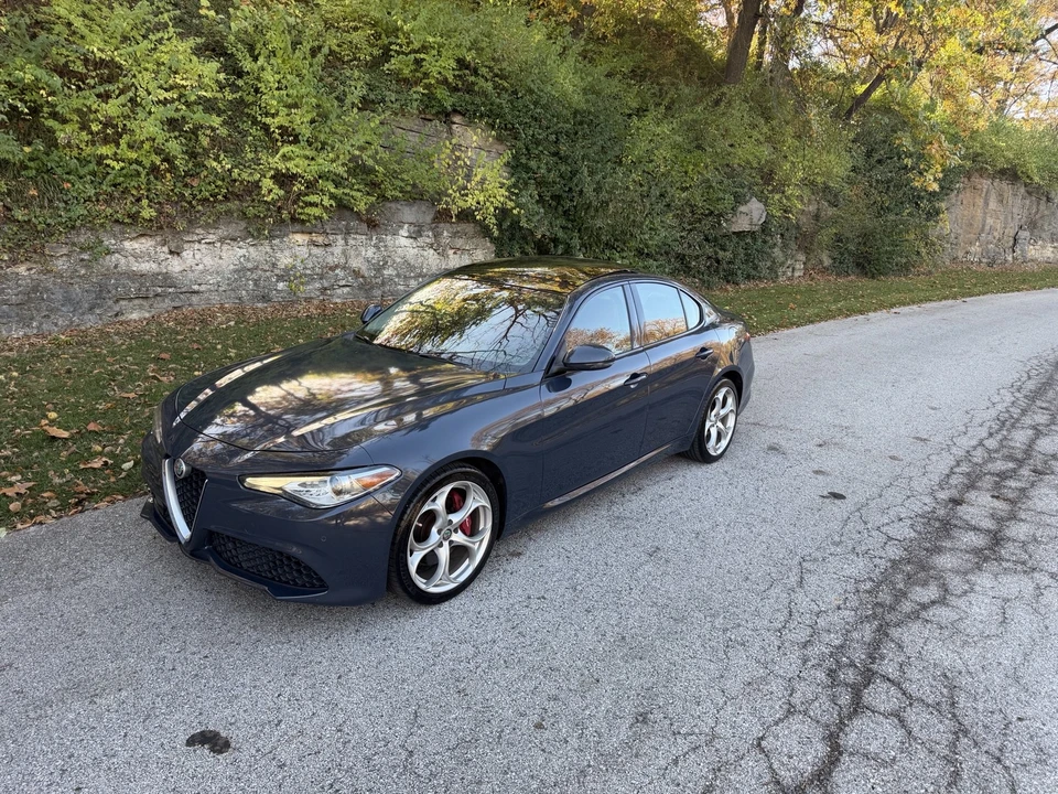 2019 Alfa Romeo Giulia - Image 2 of 21