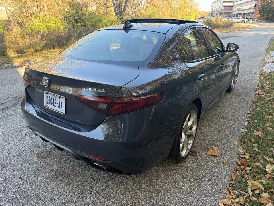 2019 Alfa Romeo Giulia - Image 5 of 21