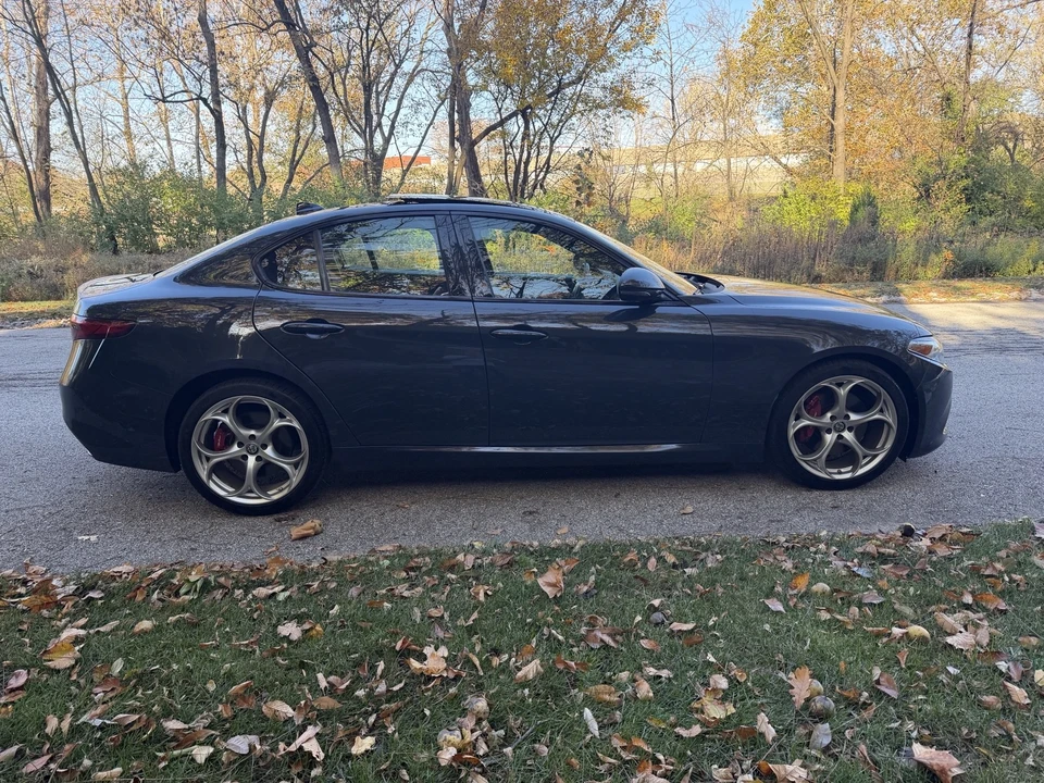2019 Alfa Romeo Giulia - Image 6 of 21