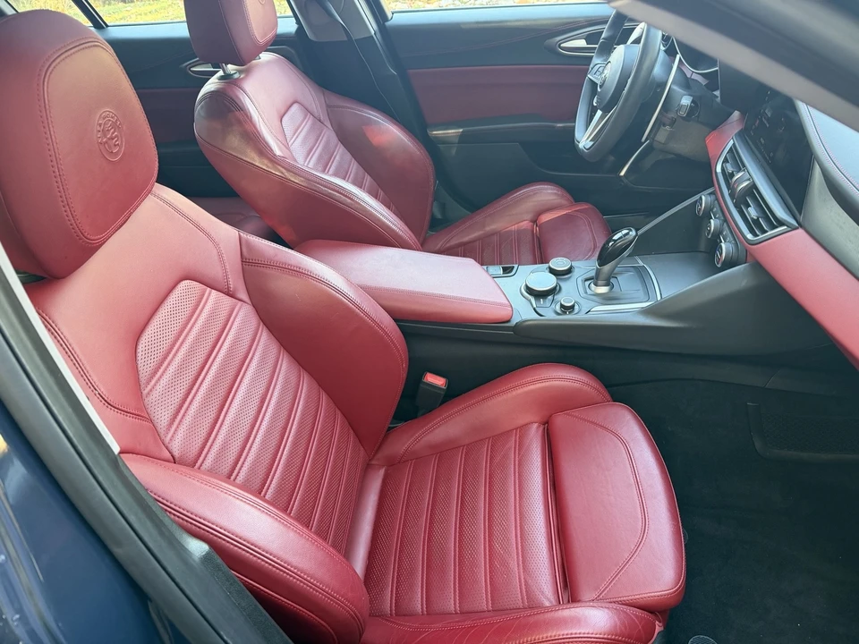 2019 Alfa Romeo Giulia - Image 19 of 21