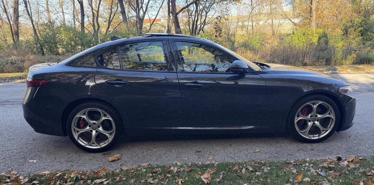 2019 Alfa Romeo Giulia - Image 6 of 21