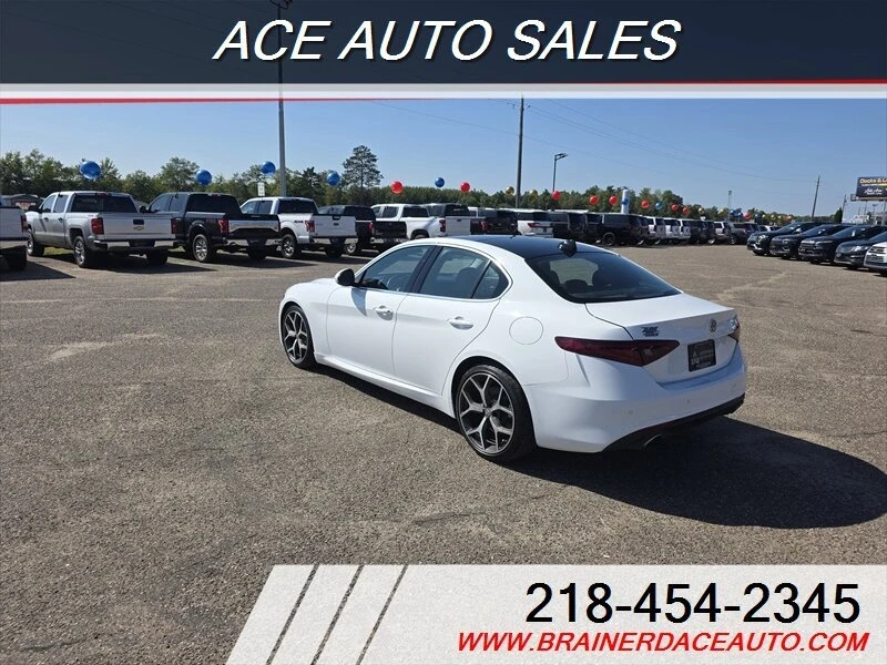 2019 Alfa Romeo Giulia - Image 4 of 11