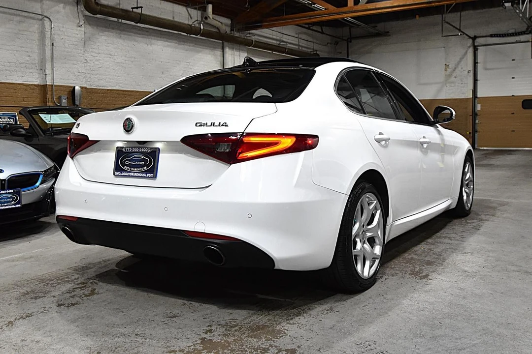 2019 Alfa Romeo Giulia - Image 4 of 31