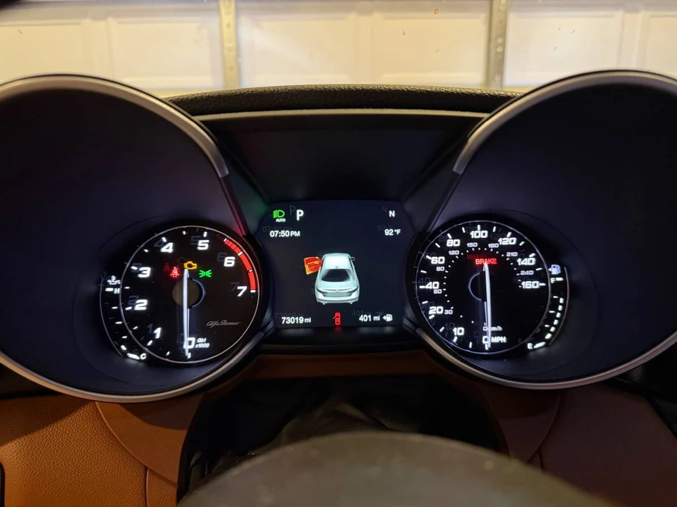 2019 Alfa Romeo Giulia - Image 9 of 17