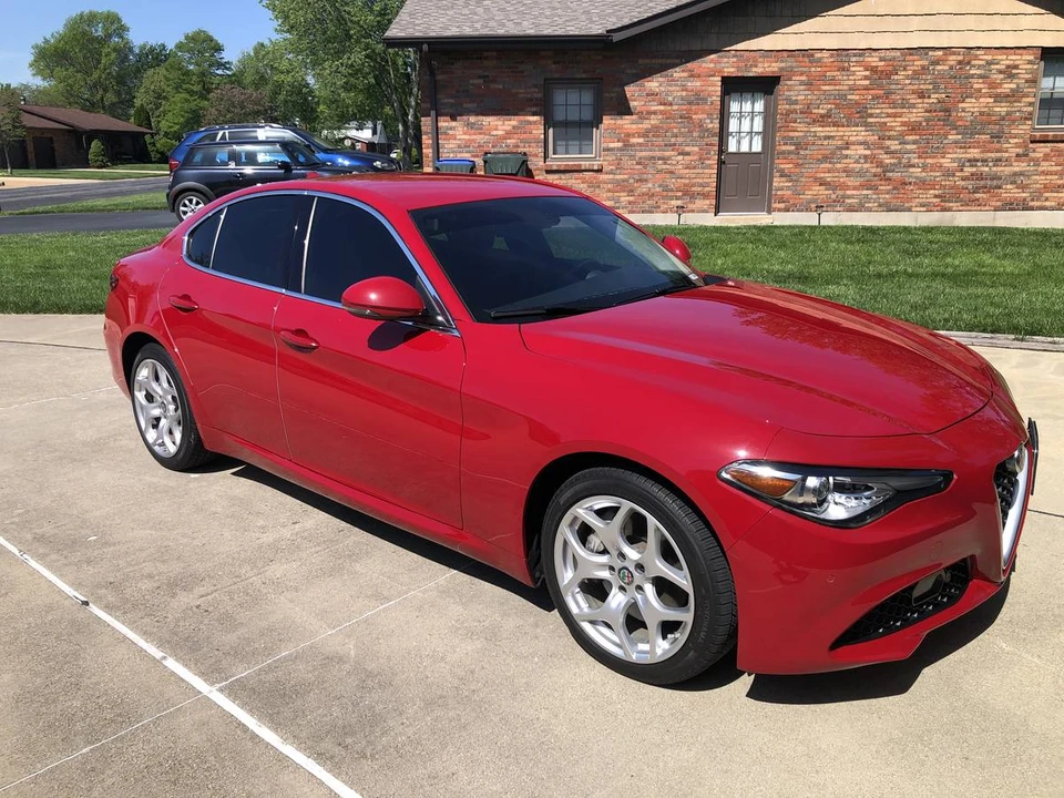 2019 Alfa Romeo Giulia - Image 5 of 17
