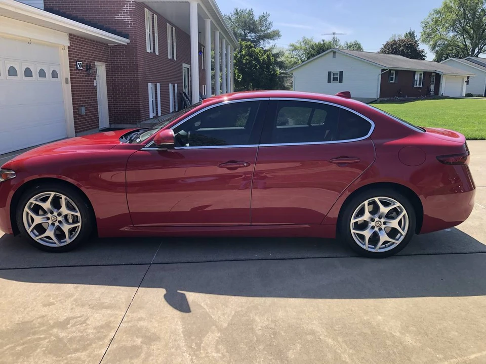 2019 Alfa Romeo Giulia - Image 3 of 17