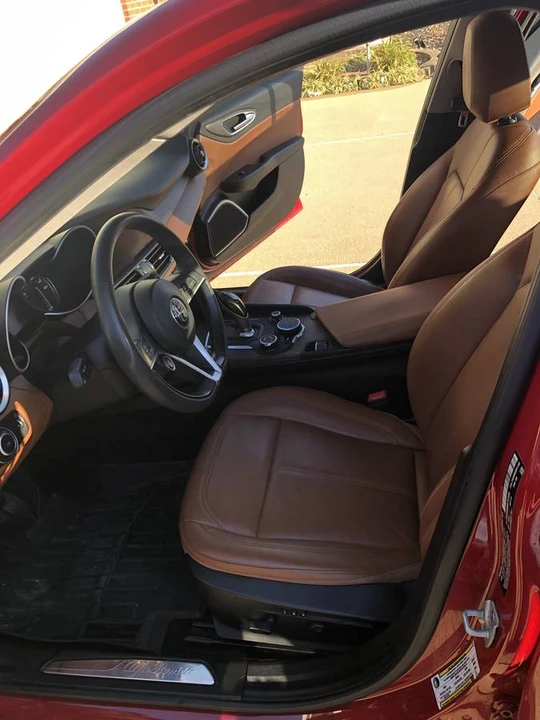 2019 Alfa Romeo Giulia - Image 14 of 17
