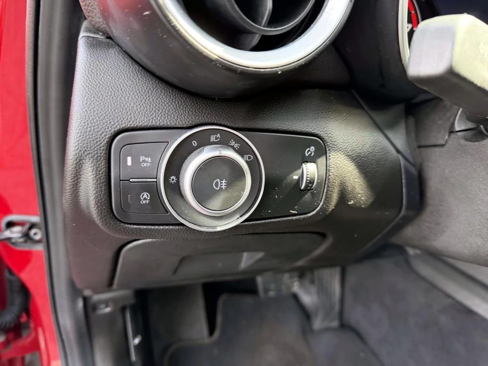 2019 Alfa Romeo Giulia - Image 20 of 21