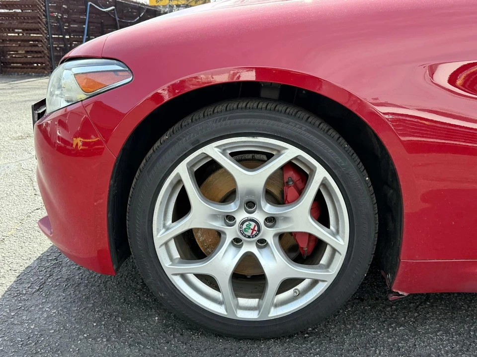 2019 Alfa Romeo Giulia - Image 8 of 21