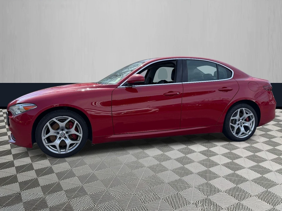 2019 Alfa Romeo Giulia - Image 3 of 21
