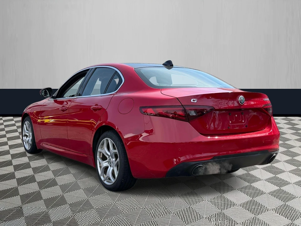 2019 Alfa Romeo Giulia - Image 4 of 21
