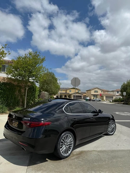 2019 Alfa Romeo Giulia - Image 16 of 18