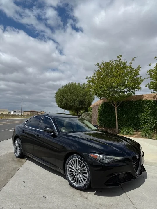 2019 Alfa Romeo Giulia - Image 2 of 19