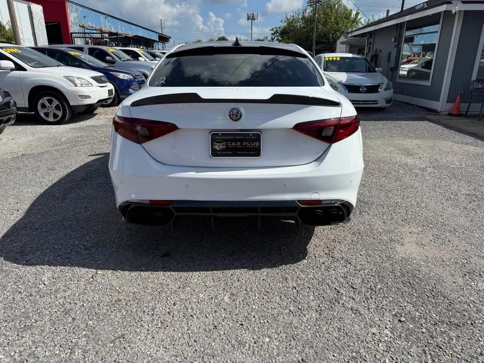 2019 Alfa Romeo Giulia - Image 5 of 20