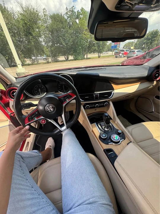 2019 Alfa Romeo Giulia - Image 2 of 7