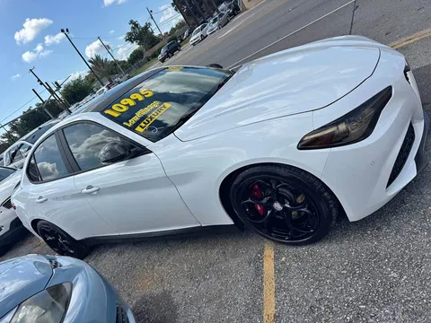 2019 Alfa Romeo Giulia Ti Lusso Sedan 4D