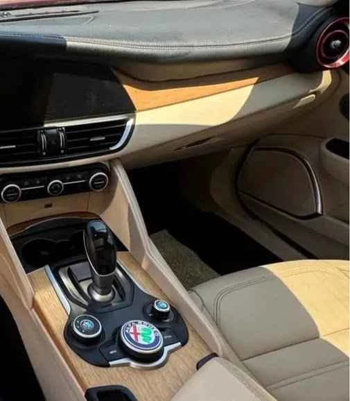 2019 Alfa Romeo Giulia - Image 2 of 7