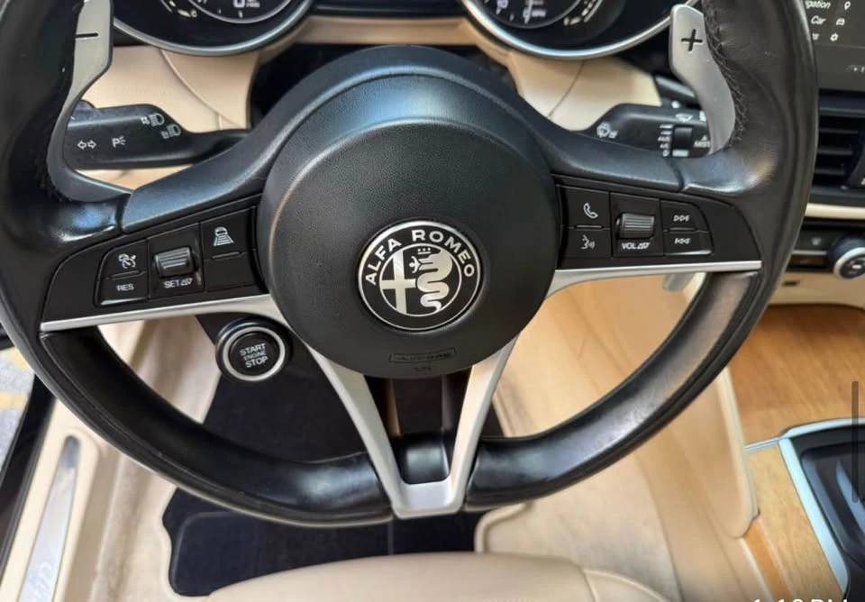 2019 Alfa Romeo Giulia - Image 8 of 20
