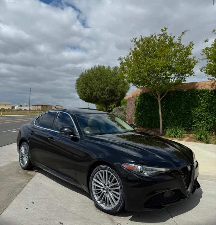 2019 Alfa Romeo Giulia - Image 2 of 20