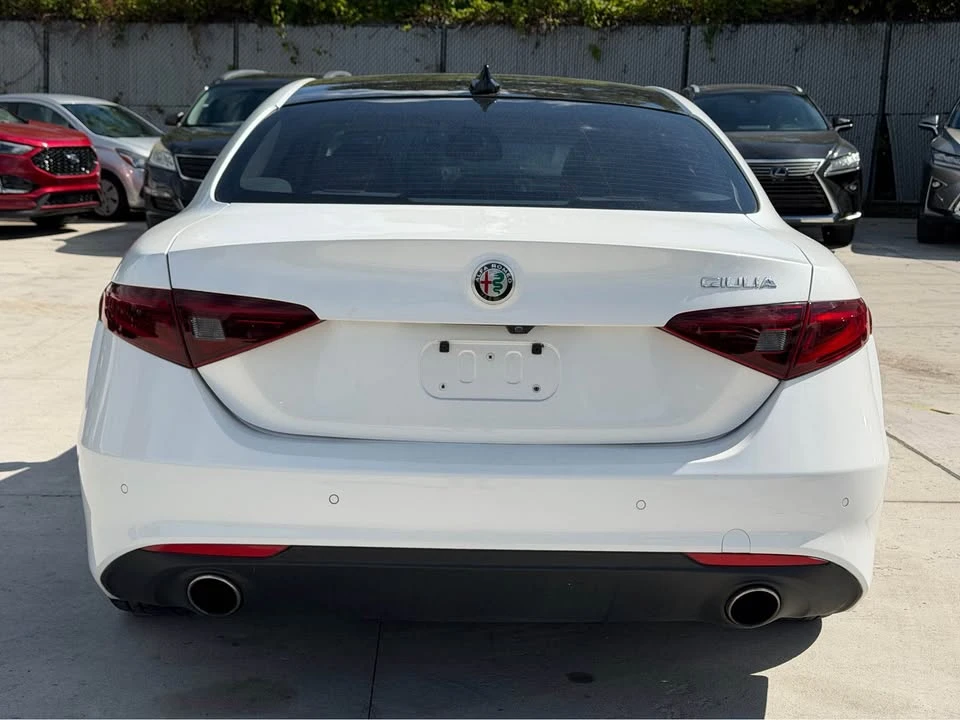 2019 Alfa Romeo Giulia - Image 5 of 20