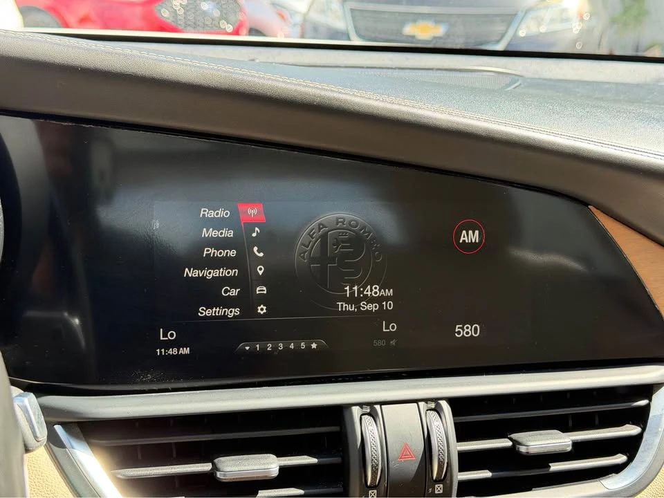 2019 Alfa Romeo Giulia - Image 18 of 20