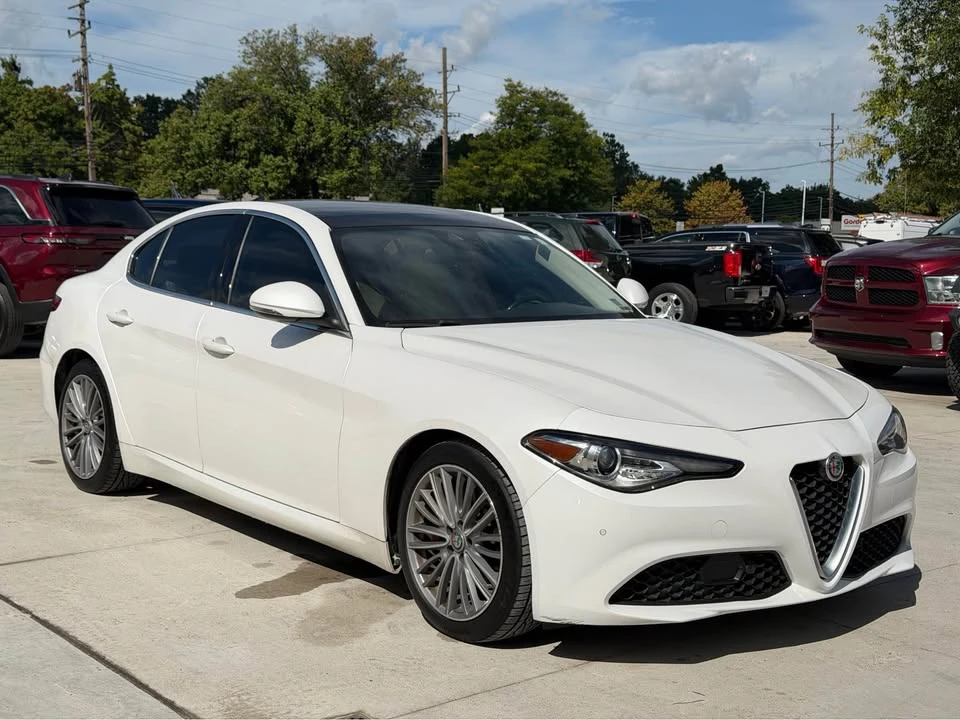 2019 Alfa Romeo Giulia - Image 3 of 20