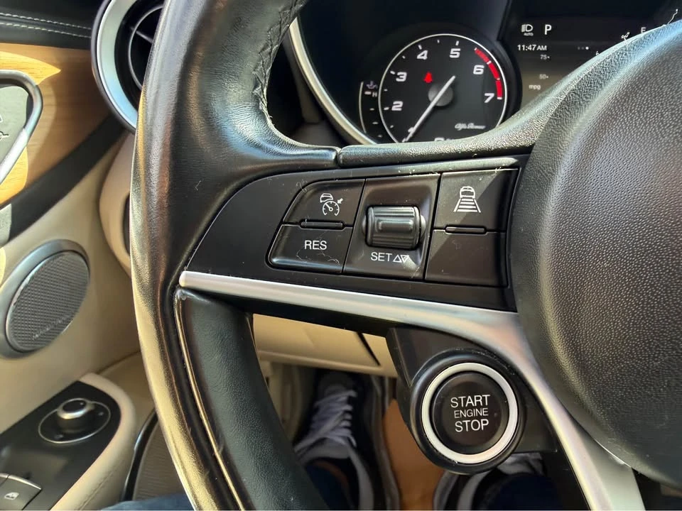 2019 Alfa Romeo Giulia - Image 17 of 20