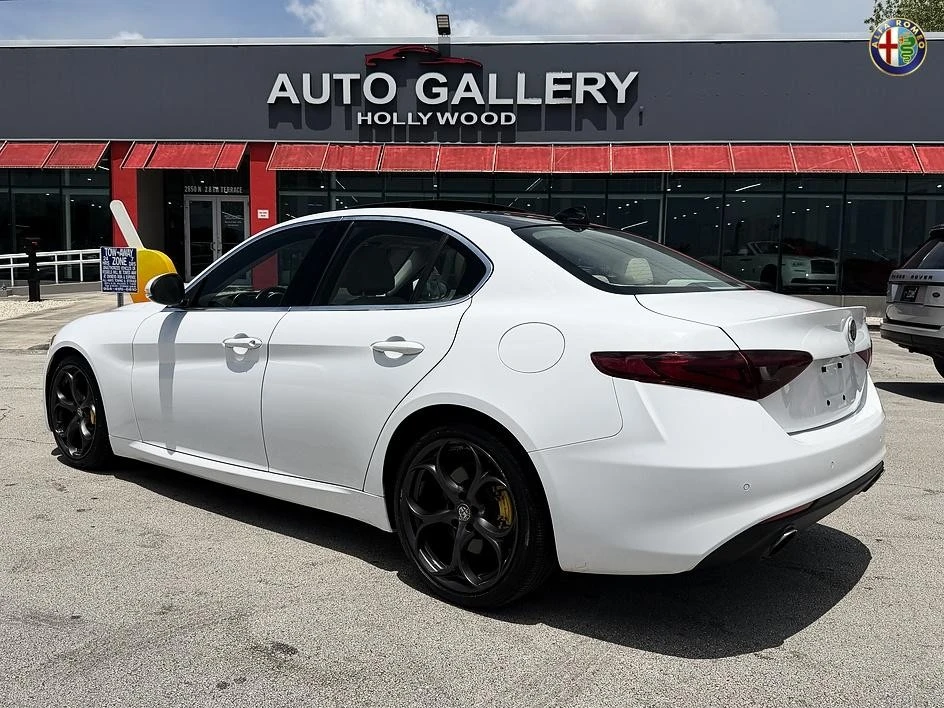 2019 Alfa Romeo Giulia - Image 6 of 31