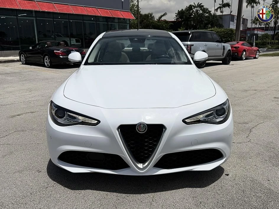2019 Alfa Romeo Giulia - Image 2 of 31