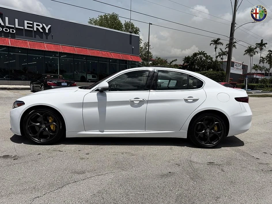 2019 Alfa Romeo Giulia - Image 5 of 31