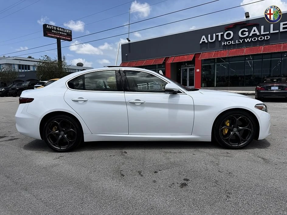 2019 Alfa Romeo Giulia - Image 4 of 31