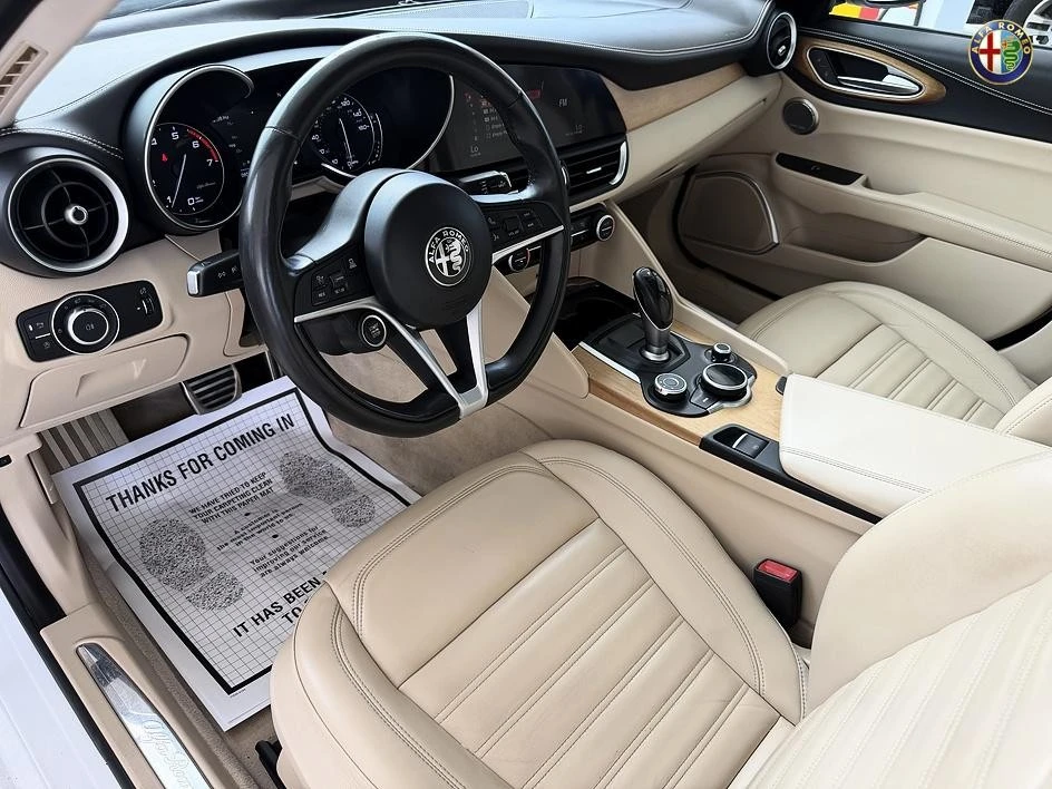 2019 Alfa Romeo Giulia - Image 13 of 31
