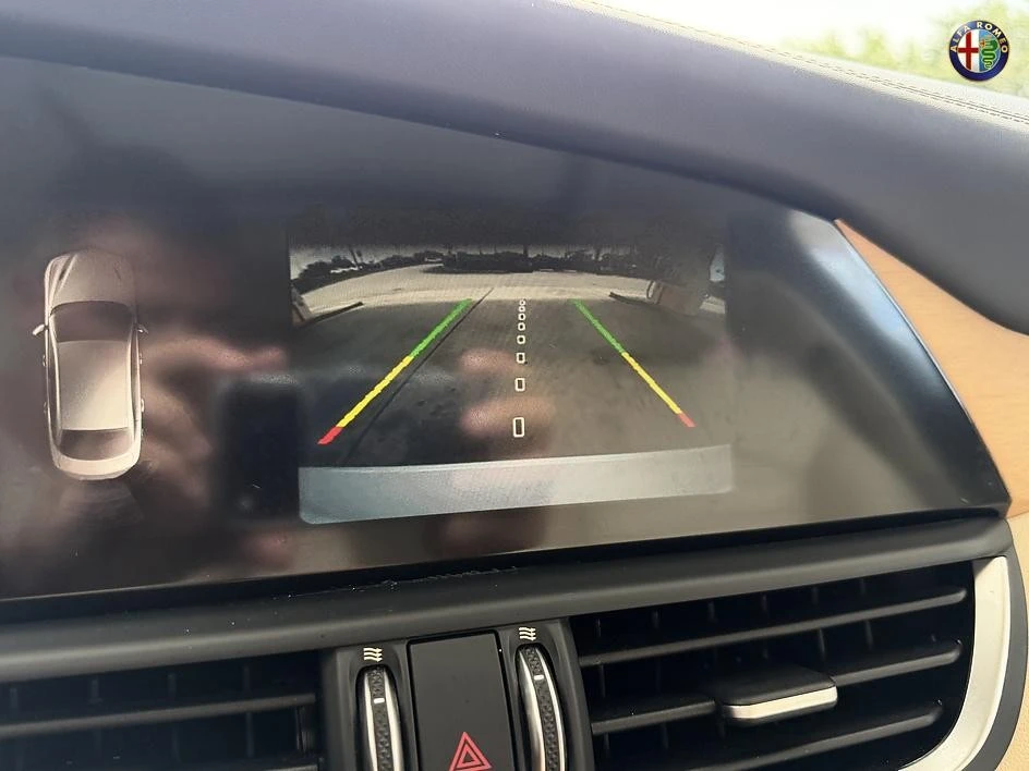 2019 Alfa Romeo Giulia - Image 22 of 31