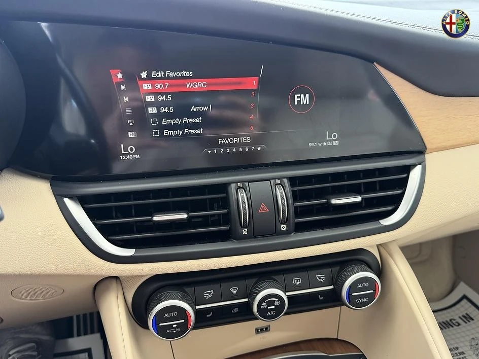 2019 Alfa Romeo Giulia - Image 23 of 31