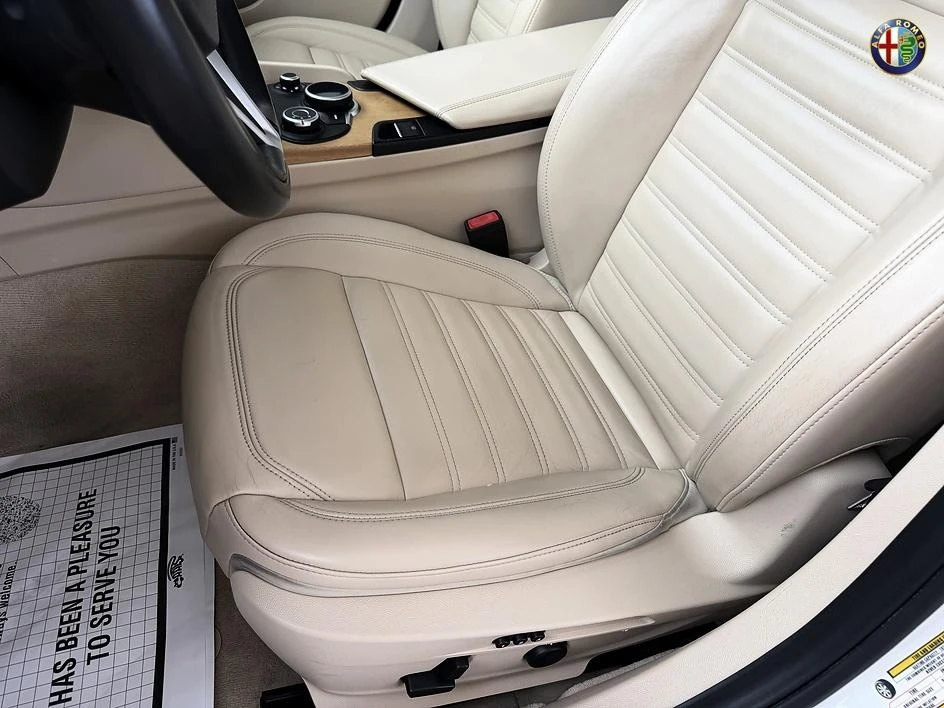 2019 Alfa Romeo Giulia - Image 20 of 31