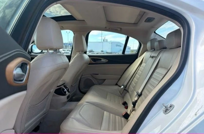 2019 Alfa Romeo Giulia - Image 5 of 11