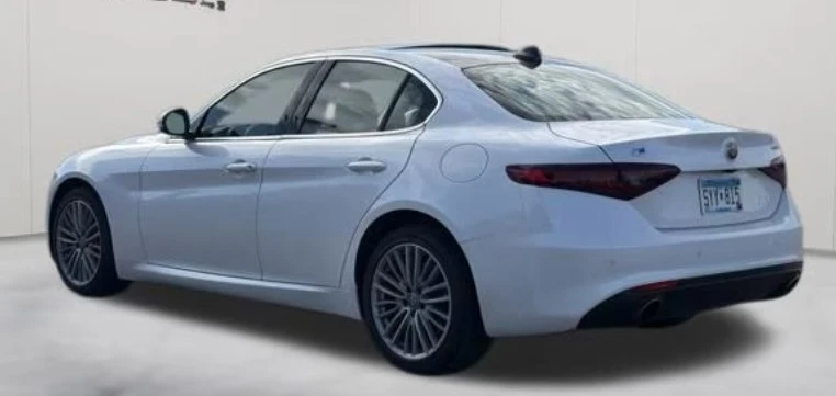 2019 Alfa Romeo Giulia - Image 4 of 11