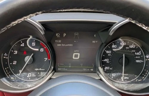 2019 Alfa Romeo Giulia - Image 7 of 11